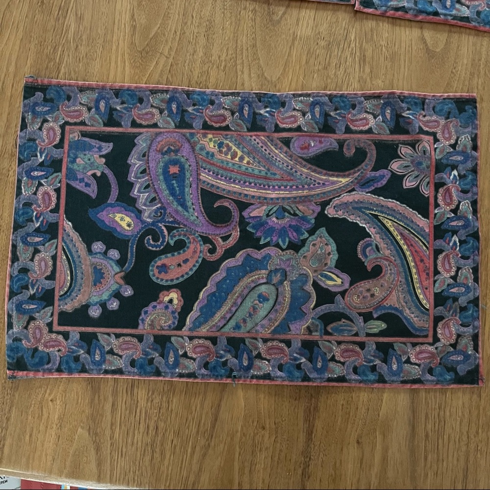 Set of 7 placemats